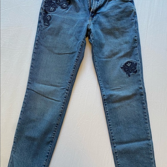 Women’s GAP Embroidered Girlfriend Jeans- Size 26 - Picture 2 of 8